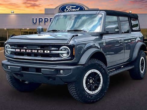 Certified 2023 Ford Bronco Outer Banks w/ Sasquatch Package AWD/4WD image 12