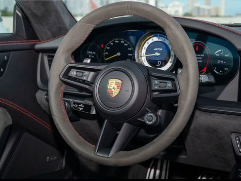 Used 2022 Porsche 911 GT3 image 24