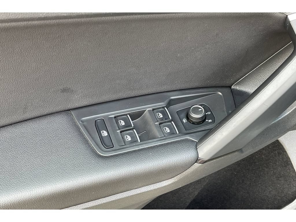 Used 2019 Volkswagen Tiguan SE AWD/4WD image 13
