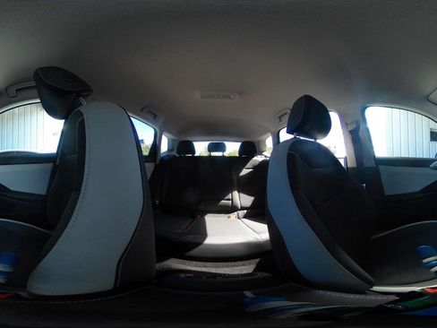 Used 2025 Volkswagen Taos SE image 42