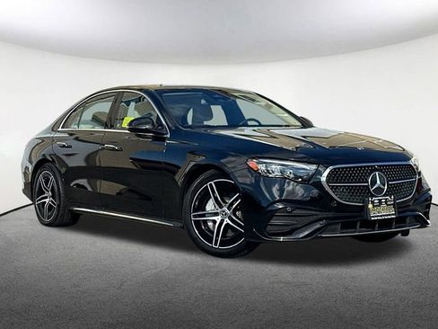 Used 2025 Mercedes-Benz E 350 4MATIC Sedan image 2