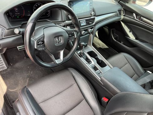 Used 2018 Honda Accord Sport image 16
