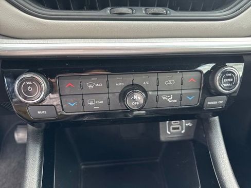 Used 2024 Jeep Compass Limited AWD/4WD image 32