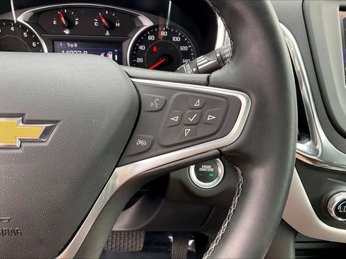Used 2023 Chevrolet Equinox LT image 19