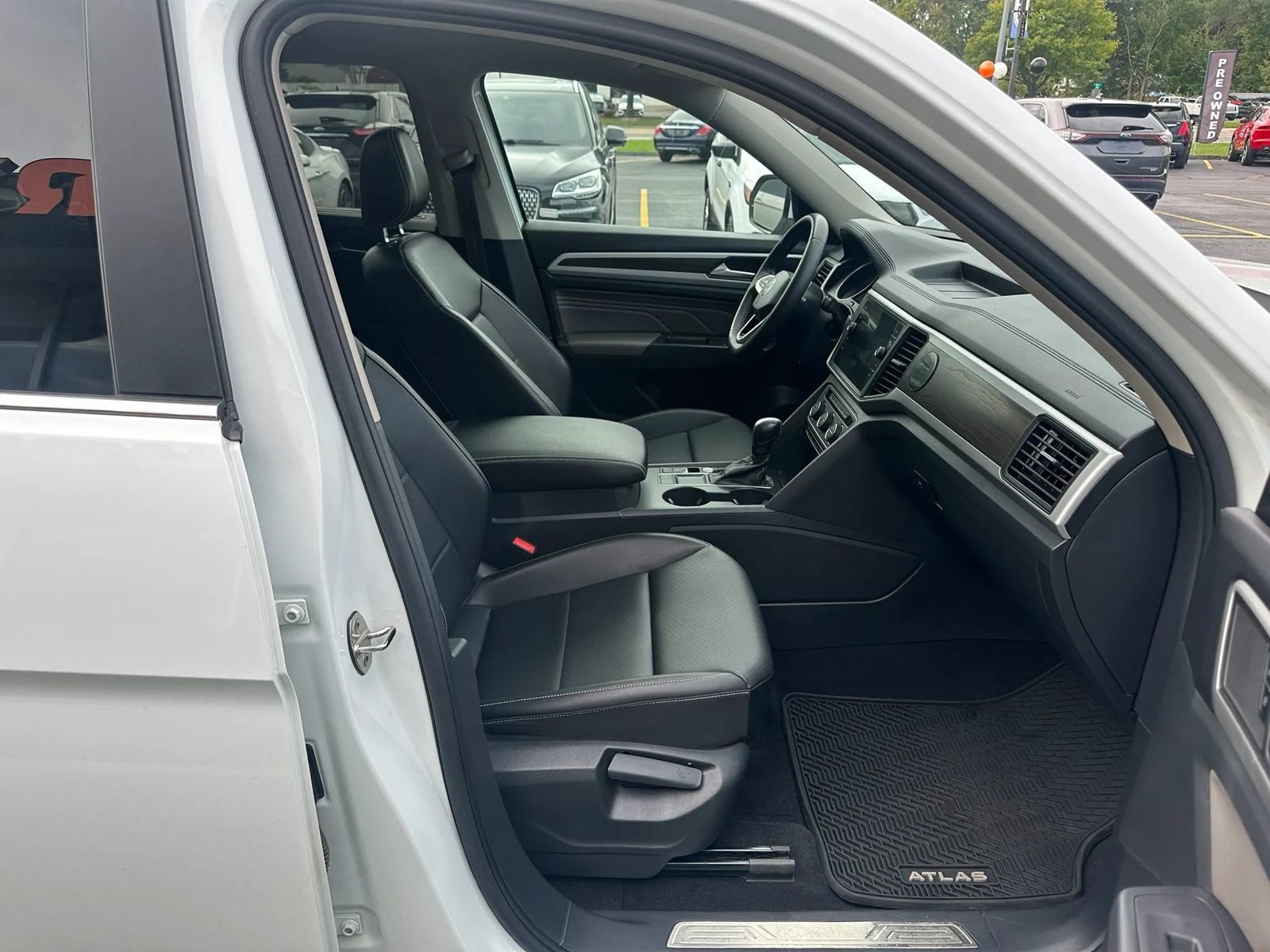 Used 2021 Volkswagen Atlas SE w/ Panoramic Sunroof Package FWD image 15