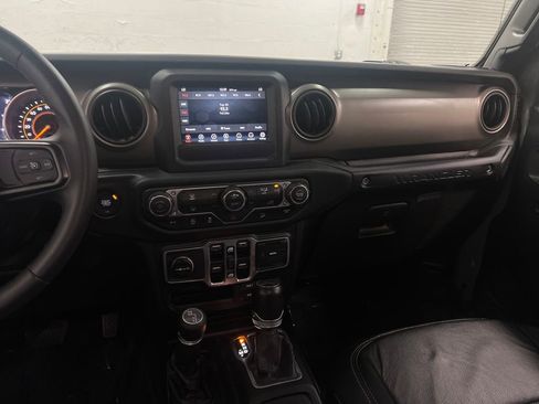 Used 2018 Jeep Wrangler Unlimited Sport S AWD/4WD image 19