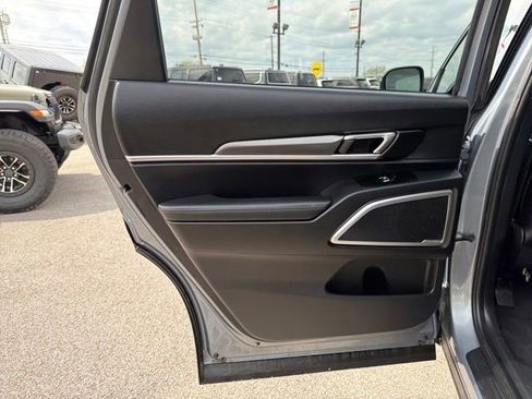 Used 2025 Kia Telluride S FWD image 29
