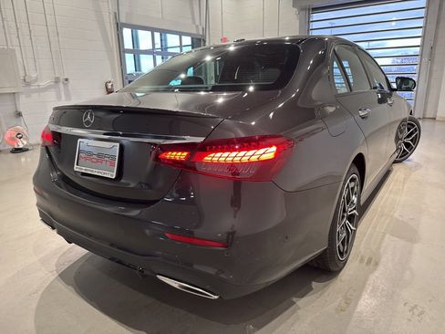 Used 2022 Mercedes-Benz E 350 Sedan image 4