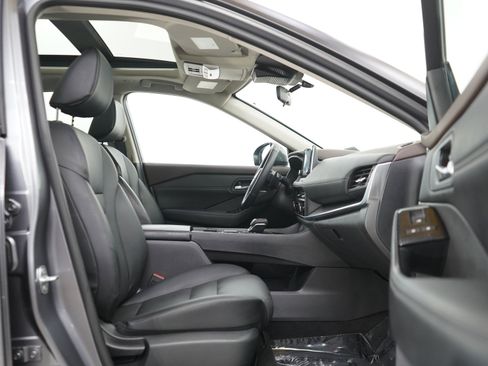 Used 2023 Nissan Rogue SV w/ SV Premium B Package AWD/4WD image 11