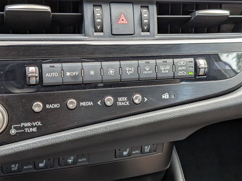 Used 2024 Lexus ES 350 w/ Premium Package image 24