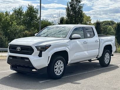 New 2025 Toyota Tacoma SR5