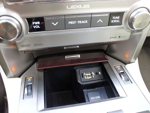 Used 2014 Lexus GX 460 w/ Premium Package AWD/4WD image 70