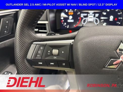 Used 2025 Mitsubishi Outlander SEL AWD/4WD image 30
