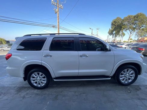 Used 2017 Toyota Sequoia Platinum RWD image 4