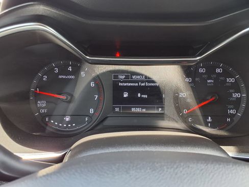 Used 2021 Chevrolet TrailBlazer LT w/ Convenience Package FWD image 22