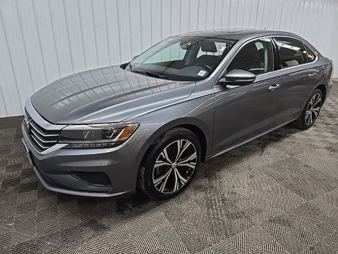 Used 2020 Volkswagen Passat 2.0T SEL image 8
