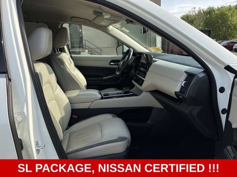 Used 2022 Nissan Pathfinder SL AWD/4WD image 6
