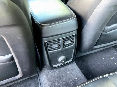 Used 2014 Chrysler 300 S AWD/4WD image 11