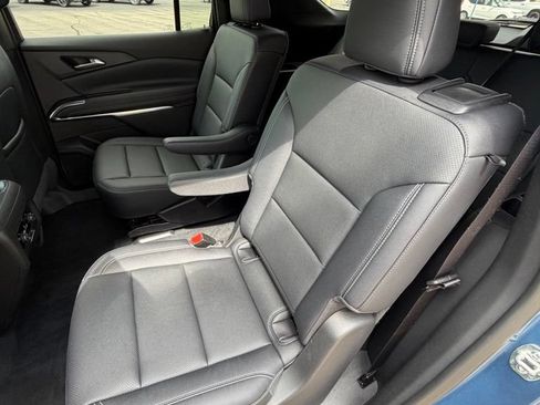 Certified 2025 Chevrolet Traverse LT FWD image 13