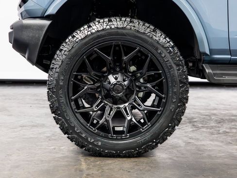 Used 2025 Ford Bronco Outer Banks AWD/4WD image 11