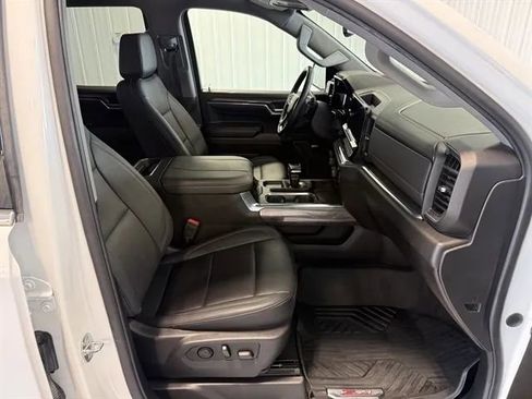 Used 2024 Chevrolet Silverado 1500 LTZ AWD/4WD image 32
