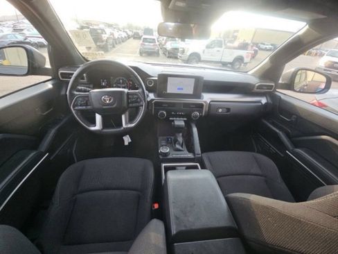 Used 2025 Toyota 4Runner SR5 AWD/4WD image 12