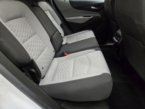 Used 2018 Chevrolet Equinox LS FWD image 11