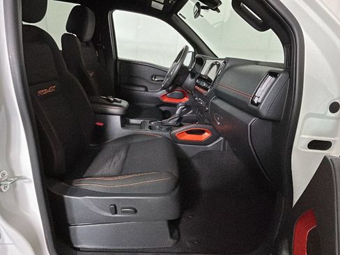 Used 2025 Nissan Frontier PRO-4X AWD/4WD image 35