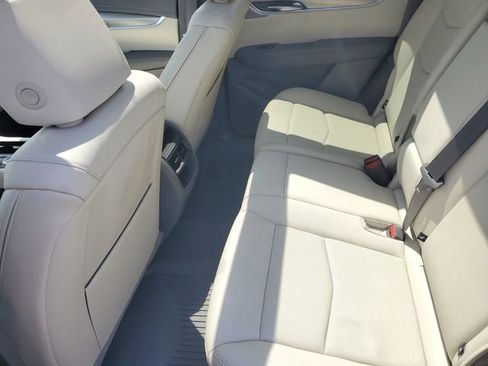 Certified 2023 Cadillac XT5 Premium Luxury w/ LPO, Floor Liner Package AWD/4WD image 33