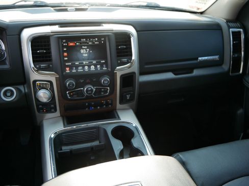 Used 2017 RAM 1500 Laramie w/ Convenience Group AWD/4WD image 11