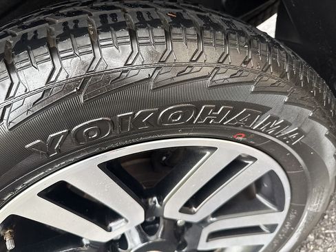 Used 2018 Toyota 4Runner Limited AWD/4WD image 26