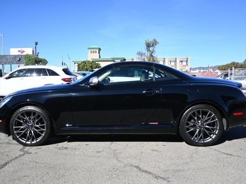 Used 2005 Lexus SC 430 Convertible image 2