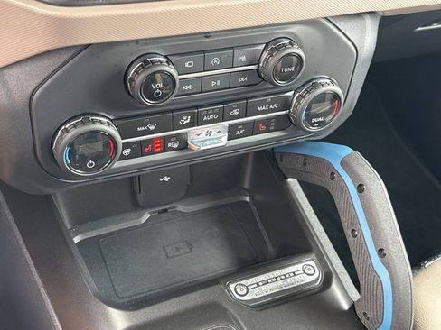 Used 2023 Ford Bronco Wildtrak image 22