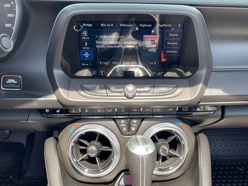 Used 2022 Chevrolet Camaro LT w/ RS Package image 18