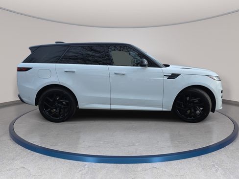 New 2026 Land Rover Range Rover Sport Dynamic SE AWD/4WD image 4