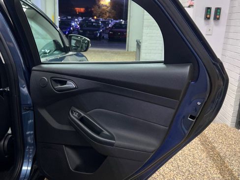 Used 2018 Ford Focus Titanium image 15