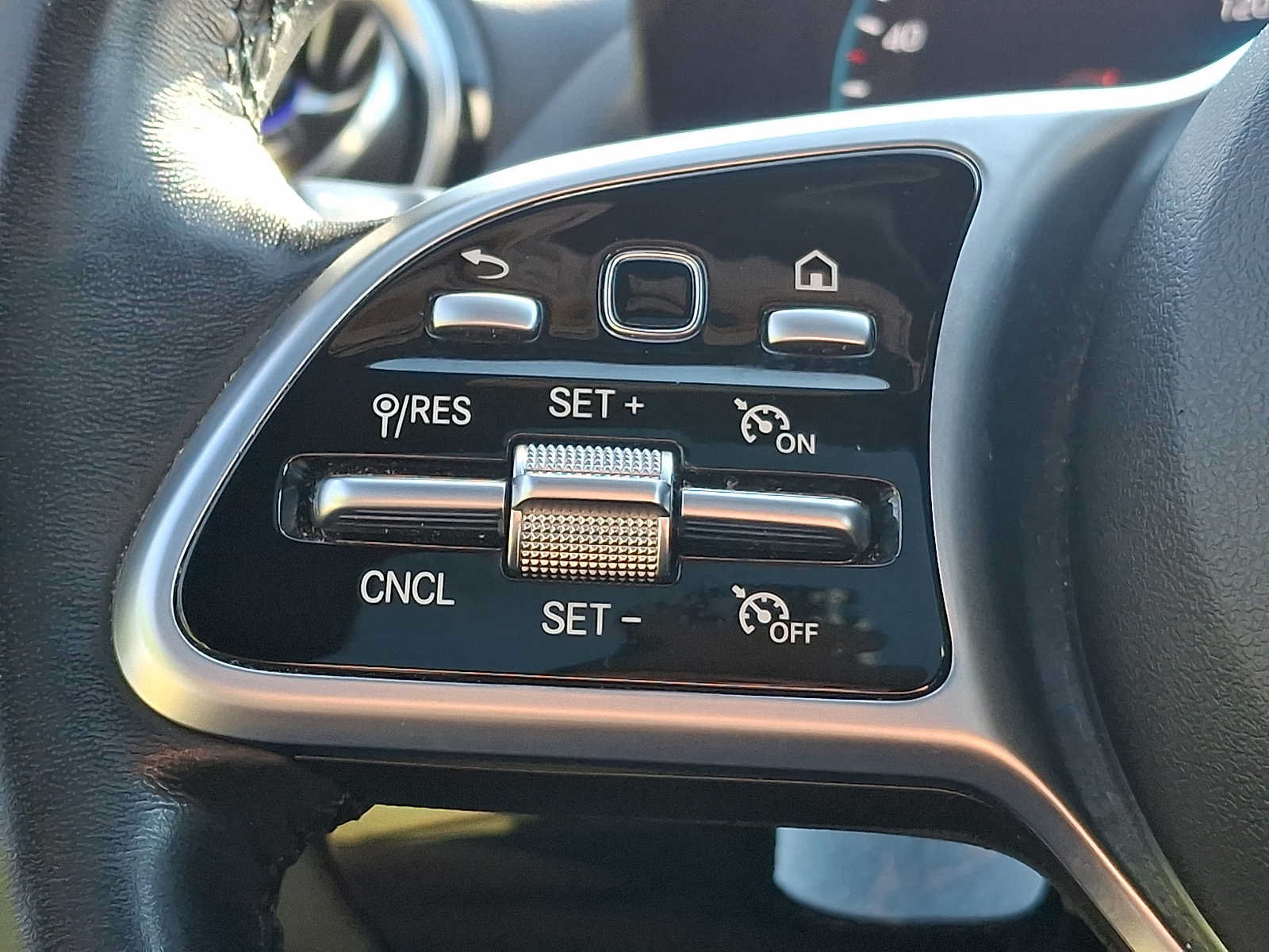 Certified 2023 Mercedes-Benz GLA 250 4MATIC image 18