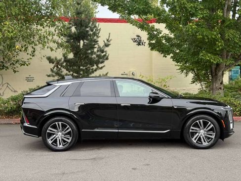 Used 2024 Cadillac Lyriq Luxury image 4