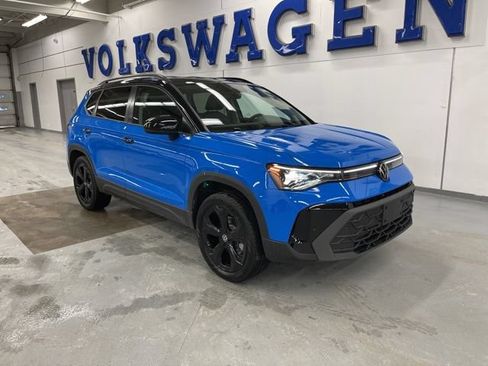 New 2025 Volkswagen Taos SE AWD/4WD image 5