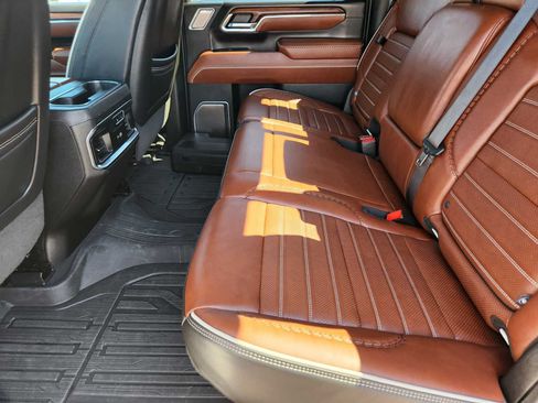 Used 2024 GMC Sierra 2500 Denali Ultimate AWD/4WD image 10