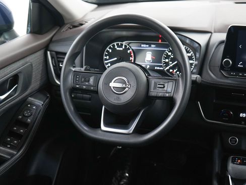 Used 2023 Nissan Rogue SV AWD/4WD image 14