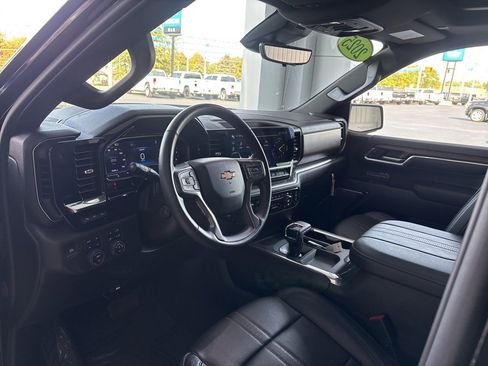 Used 2025 Chevrolet Silverado 1500 High Country w/ Technology Package image 13