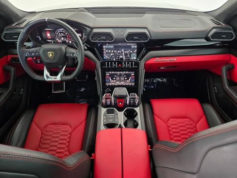 Used 2022 Lamborghini Urus AWD/4WD image 4