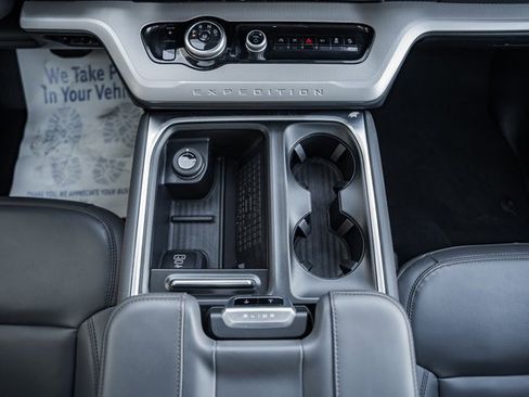 Certified 2025 Ford Expedition Active image 38