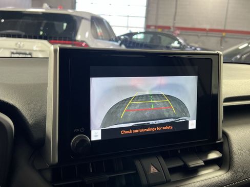 Used 2025 Toyota RAV4 XLE image 19