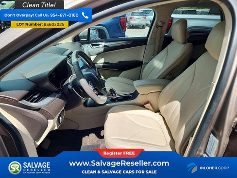 Used 2018 Lincoln MKC Premiere FWD image 9