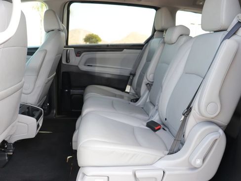 Used 2024 Honda Odyssey EX-L image 11