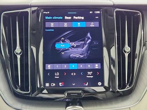 Certified 2025 Volvo XC60 B5 Ultra w/ Protection Package Premier AWD/4WD image 21
