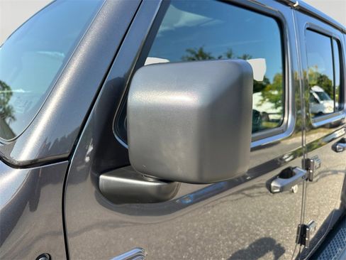 New 2025 Jeep Gladiator Sport image 11