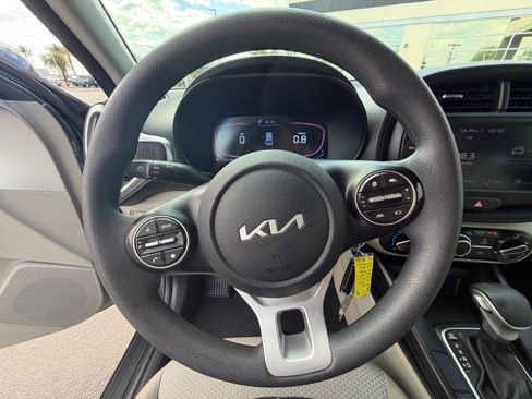 Used 2024 Kia Soul LX w/ Option Group 015 FWD image 19